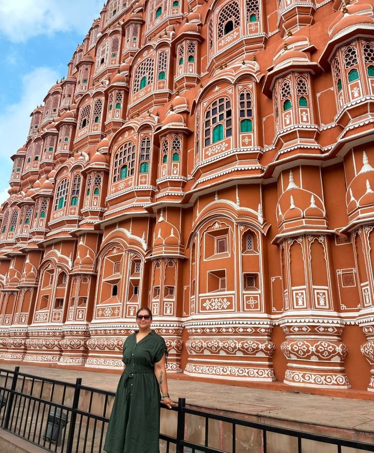 RoamRani guest in front of Hawa Mahal, Jaipur